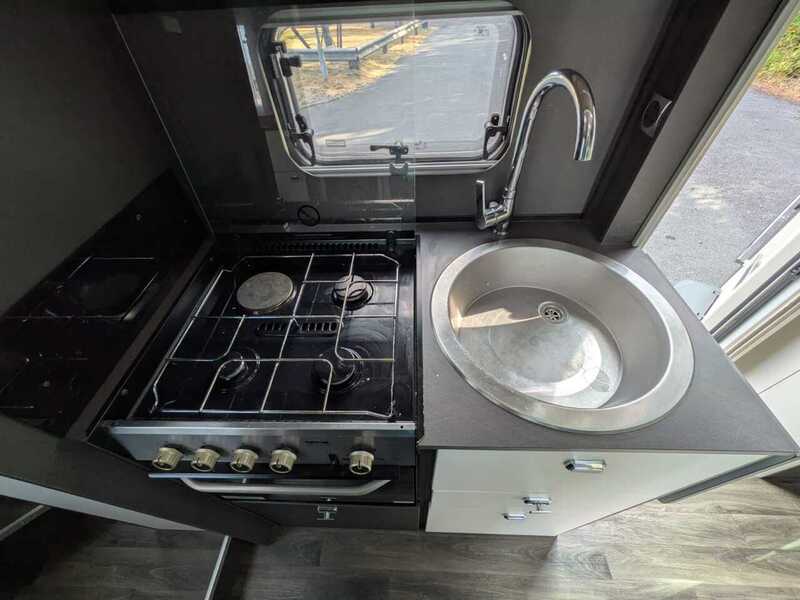 Swift Voyager 494  - U10712