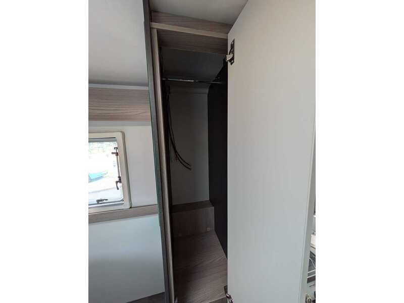 Swift Voyager 494  - U10712