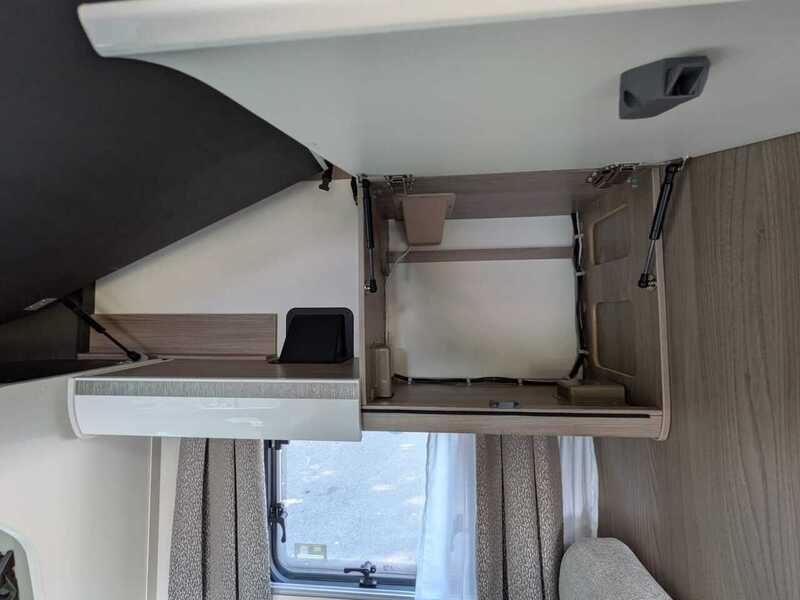 Swift Voyager 494  - U10712