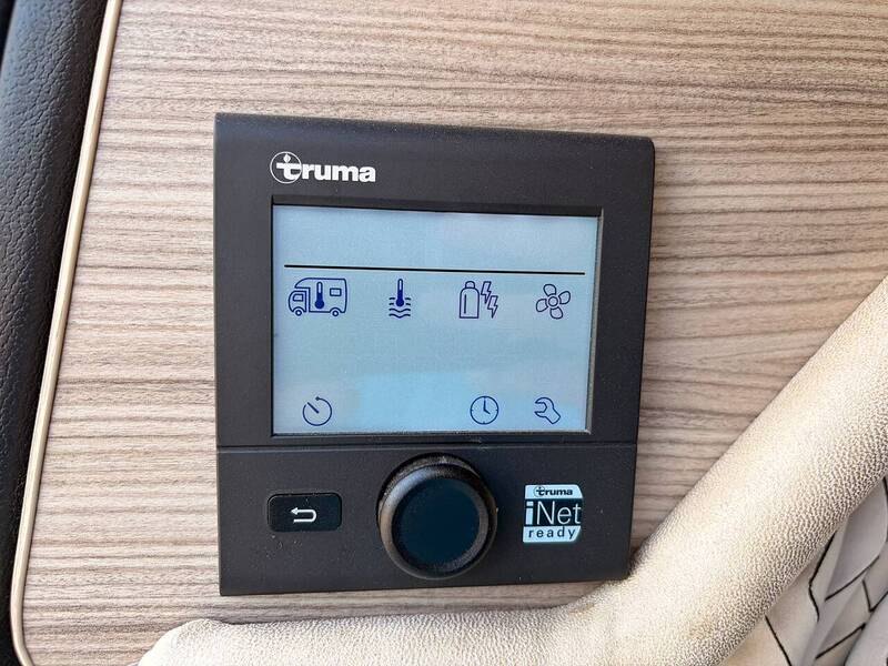 Aura 7 EL-W Aura 7 EL-W - U10715