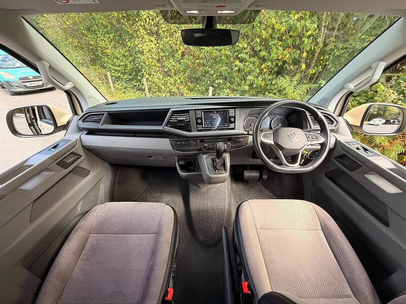 Volkswagen Transporter 2.0 TDI T28 Highline Panel Van 5dr Diesel DSG FWD SWB Euro 6 (s/s) (150 ps) - U10716