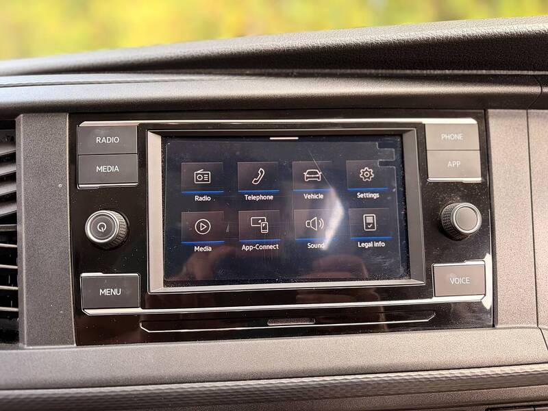 Volkswagen Transporter 2.0 TDI T28 Highline Panel Van 5dr Diesel DSG FWD SWB Euro 6 (s/s) (150 ps) - U10716