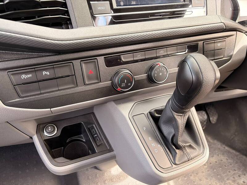 Volkswagen Transporter 2.0 TDI T28 Highline Panel Van 5dr Diesel DSG FWD SWB Euro 6 (s/s) (150 ps) - U10716
