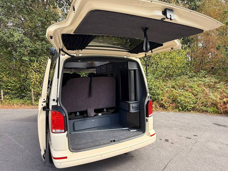 Volkswagen Transporter 2.0 TDI T28 Highline Panel Van 5dr Diesel DSG FWD SWB Euro 6 (s/s) (150 ps) - U10716