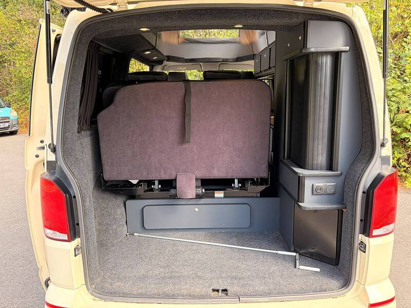 Volkswagen Transporter 2.0 TDI T28 Highline Panel Van 5dr Diesel DSG FWD SWB Euro 6 (s/s) (150 ps) - U10716