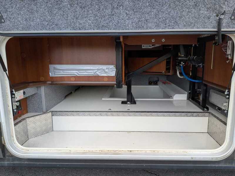 Carthago Chic e-line 51QB Yachting Motorhome - Automatic - U10718