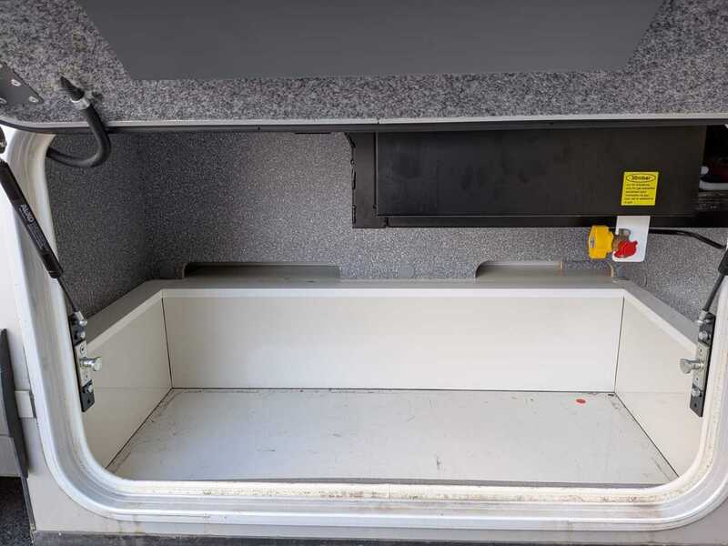 Carthago Chic e-line 51QB Yachting Motorhome - Automatic - U10718