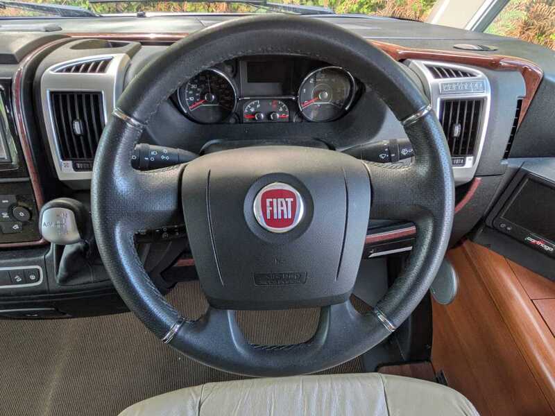 Carthago Chic e-line 51QB Yachting Motorhome - Automatic - U10718