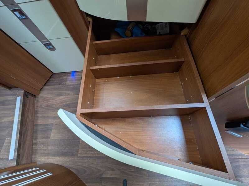 Carthago Chic e-line 51QB Yachting Motorhome - Automatic - U10718
