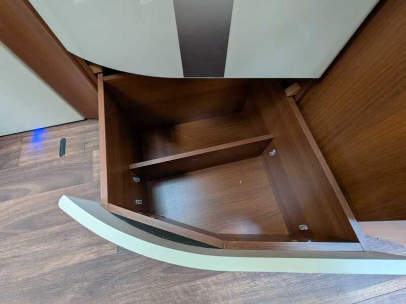 Carthago Chic e-line 51QB Yachting Motorhome - Automatic - U10718