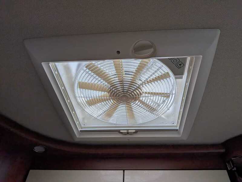 Carthago Chic e-line 51QB Yachting Motorhome - Automatic - U10718