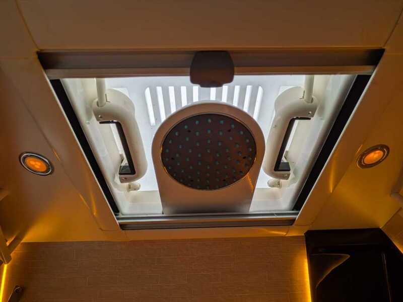 Carthago Chic e-line 51QB Yachting Motorhome - Automatic - U10718