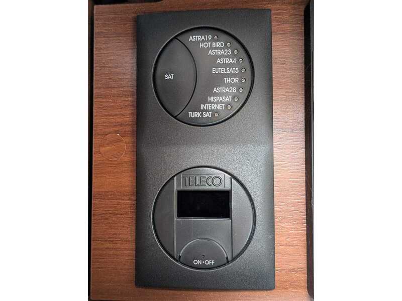 Carthago Chic e-line 51QB Yachting Motorhome - Automatic - U10718