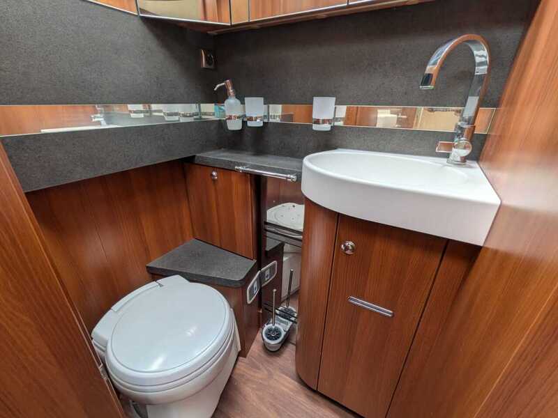 Carthago Chic e-line 51QB Yachting Motorhome - Automatic - U10718