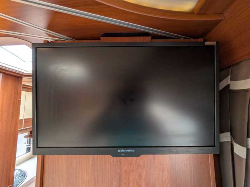 Carthago Chic e-line 51QB Yachting Motorhome - Automatic - U10718