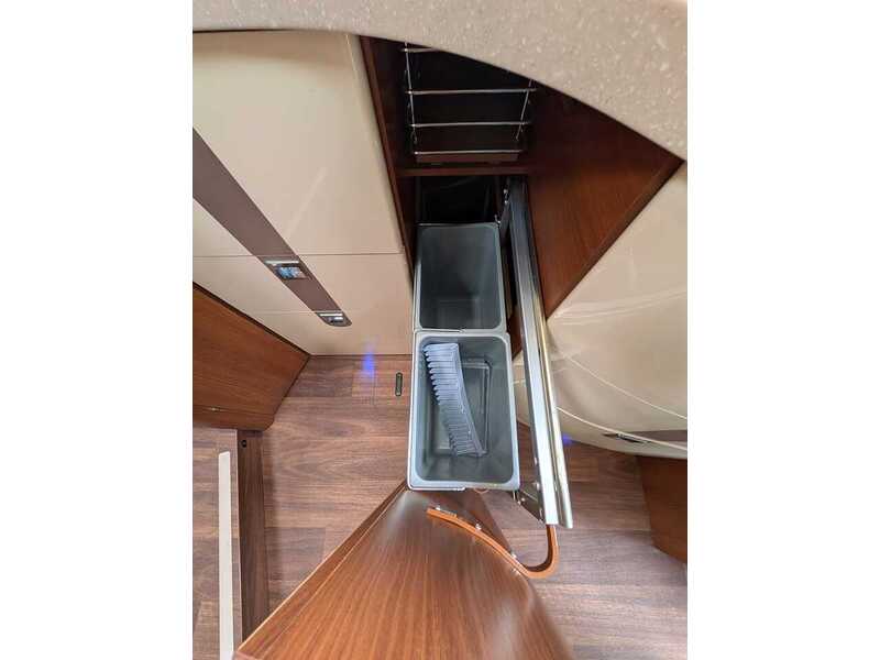 Carthago Chic e-line 51QB Yachting Motorhome - Automatic - U10718