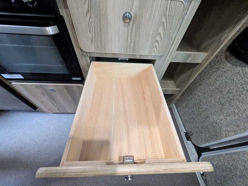 Aura 6EK Campervan - Manual - Diesel - U10727