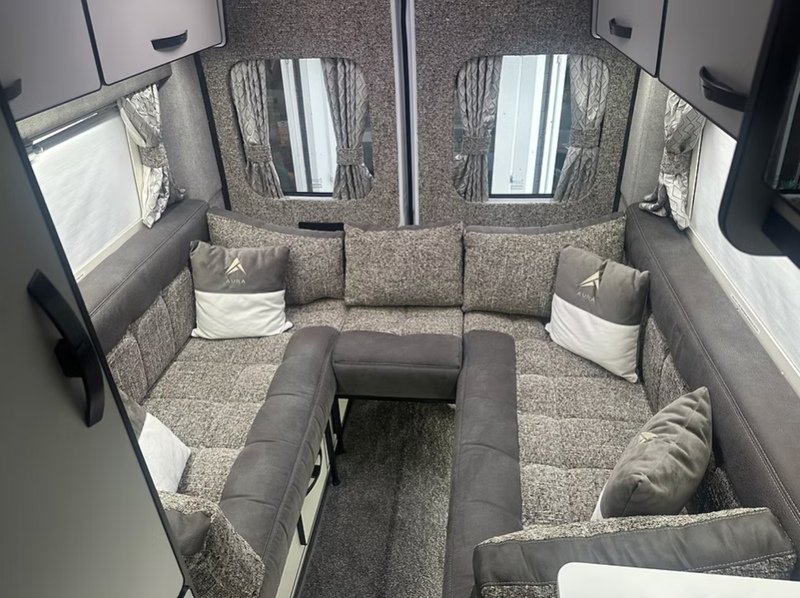 Aura 6EL 2 Berth Campervan - U10728