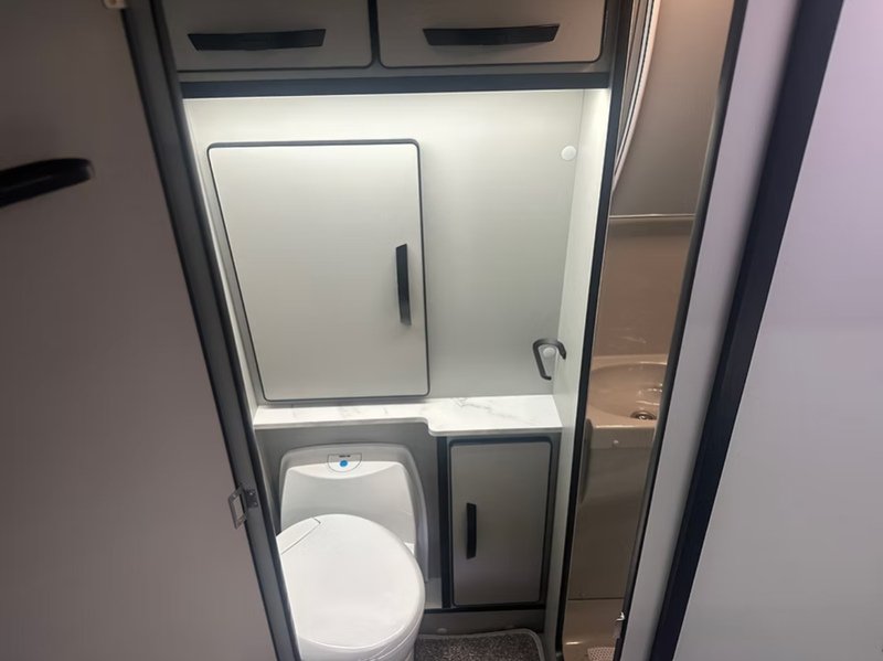 Aura 6EL 2 Berth Campervan - U10728