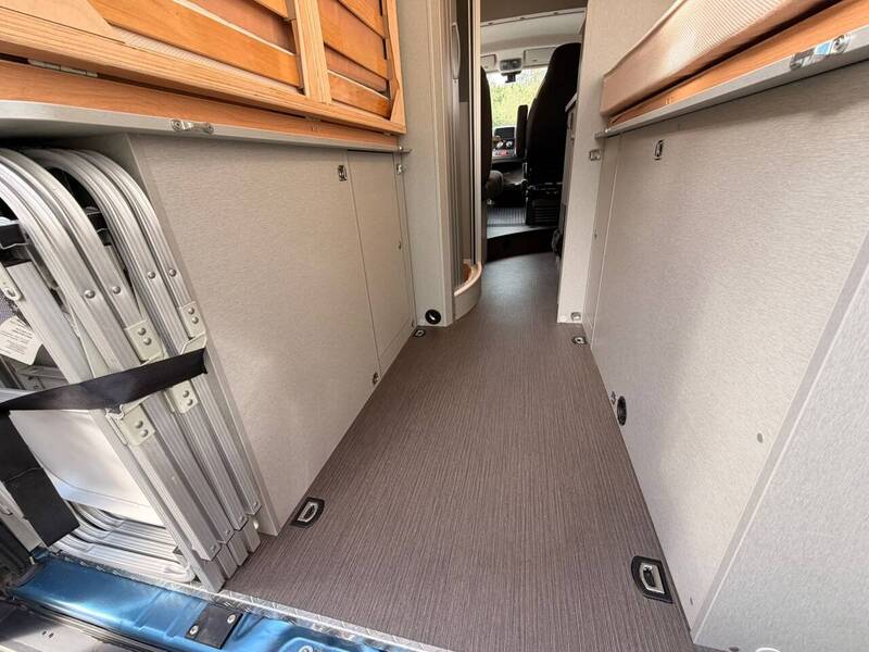Hymer Free 540 Blue Evolution - 5.4m Campervan - U10739