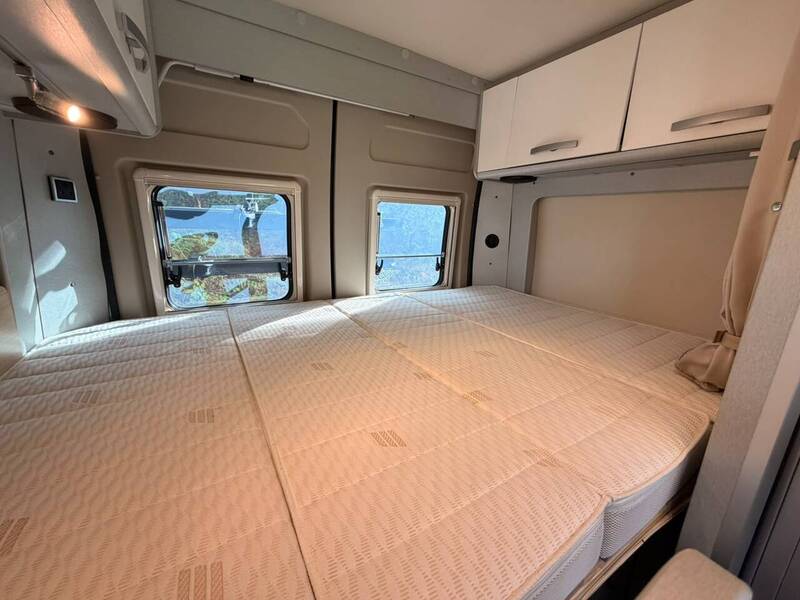 Hymer Free 540 Blue Evolution - 5.4m Campervan - U10739