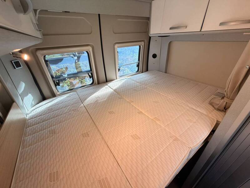 Hymer Free 540 Blue Evolution - 5.4m Campervan - U10739