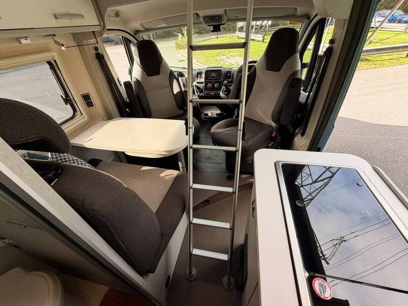 Hymer Free 540 Blue Evolution - 5.4m Campervan - U10739