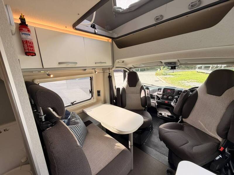 Hymer Free 540 Blue Evolution - 5.4m Campervan - U10739