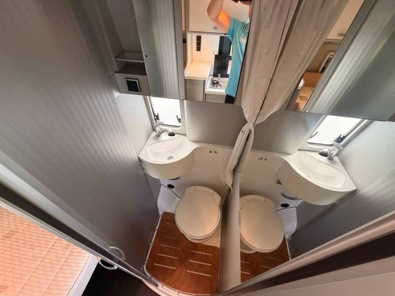 Hymer Free 540 Blue Evolution - 5.4m Campervan - U10739