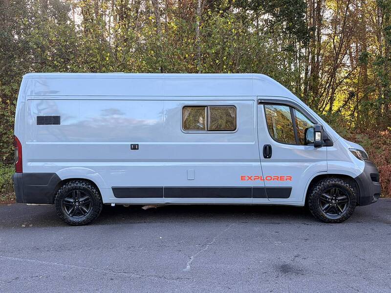 Peugeot Boxer 3 berth Campervan - U10748