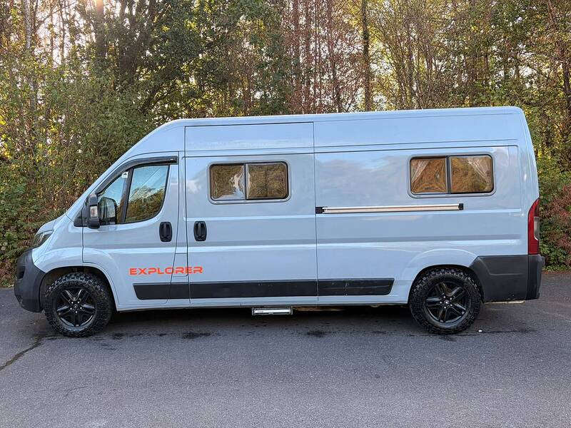 Peugeot Boxer 3 berth Campervan - U10748