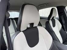 Volvo V40 Cross Country D2 SE Nav - U1014