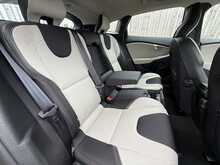 Volvo V40 Cross Country D2 SE Nav - U1014