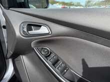 Ford Focus T EcoBoost Titanium - U1021