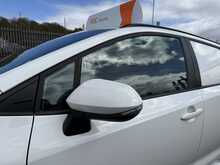Toyota Corolla VVT-h - U1022