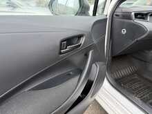 Toyota Corolla VVT-h - U1022
