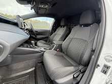 Toyota Corolla VVT-h - U1022