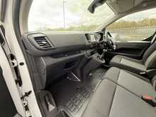 Vauxhall Vivaro Turbo D 2900 Pro - U1028