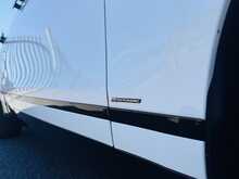 Land Rover Range Rover Velar D180 R-Dynamic HSE - U1033