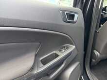 Ford EcoSport Zetec - U1047
