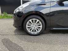 Peugeot 208 PureTech Allure - U1068