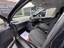 Peugeot 208 PureTech Allure - U1068