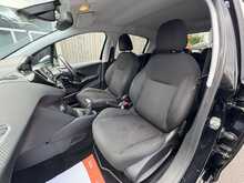 Peugeot 208 PureTech Allure - U1068