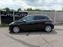 Peugeot 208 PureTech Allure - U1068