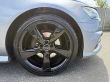 Audi A6 Saloon TDI ultra Black Edition - U1083