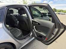 Audi A6 Saloon TDI ultra Black Edition - U1083