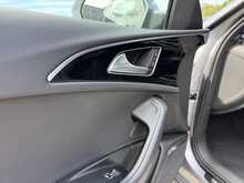 Audi A6 Saloon TDI ultra Black Edition - U1083