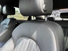 Audi A6 Saloon TDI ultra Black Edition - U1083