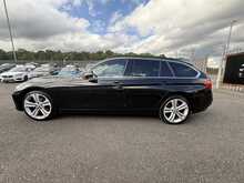 BMW 3 Series 320d Luxury - U1084