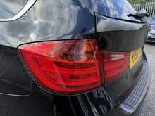 BMW 3 Series 320d Luxury - U1084